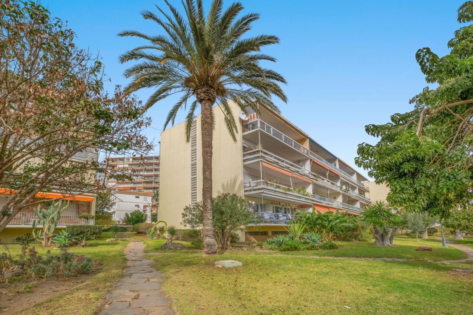 Piso Con 2 Habitaciones, 2 Terrazas Y Piscina Torremolinos Exterior photo